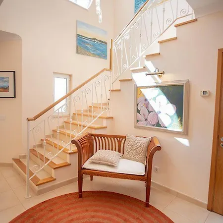 Villa 174 Gramacho - Immaculately Presented *