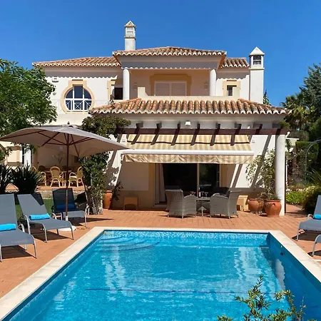 174 Gramacho - Immaculately Presented Villa Estombar