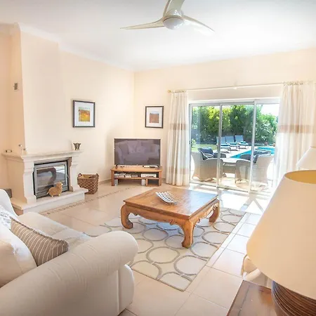 Villa 174 Gramacho - Immaculately Presented *